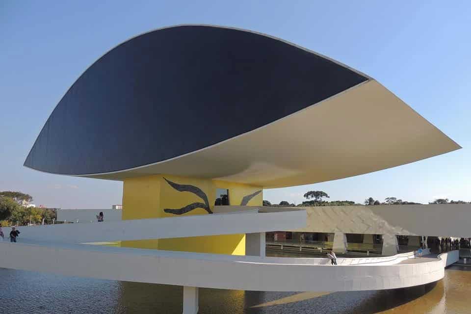Museu Oscar Niemeyer (MON) - no Centro Cívico