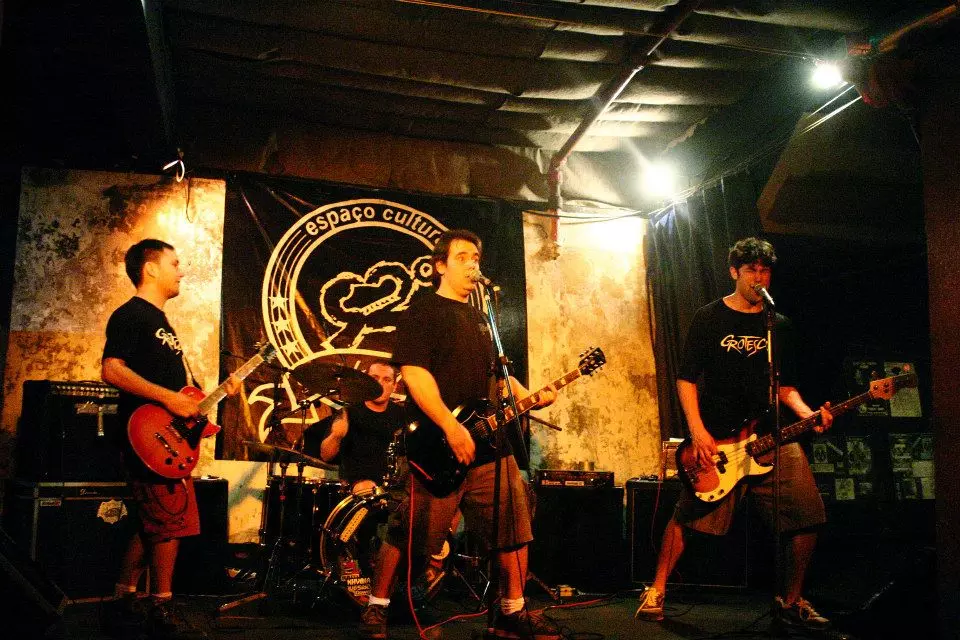 banda-grotesco-92-graus
