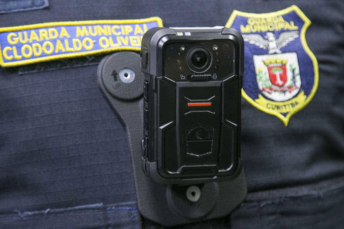 Câmeras corporais já são utilizadas pela Guarda Municipal de Curitiba. Foto: Pedro Ribas/SMCS